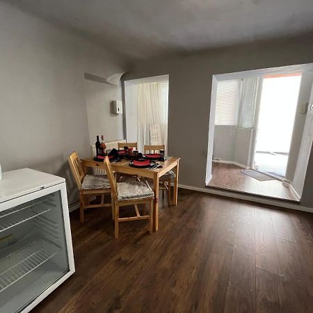 Grey House Apartment Брашов Екстериор снимка