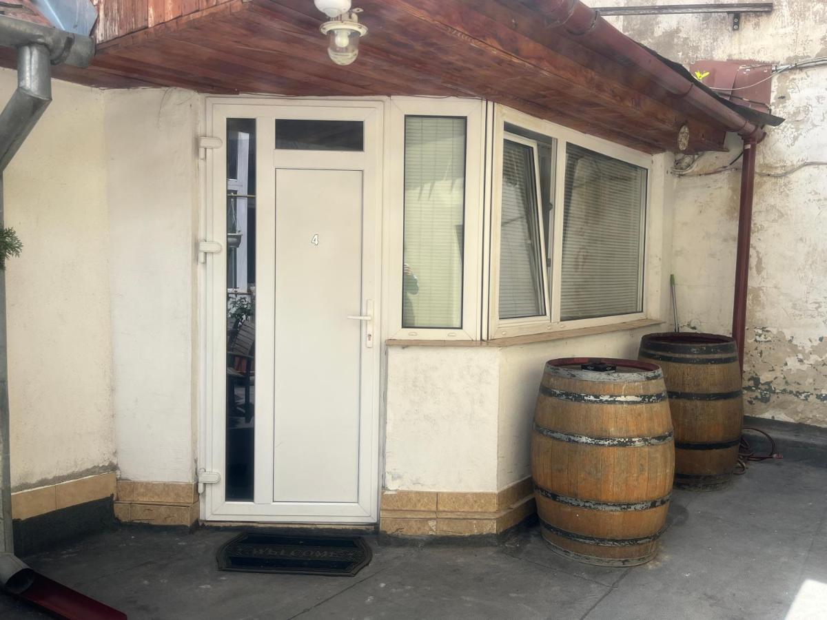 Grey House Apartment Брашов Екстериор снимка